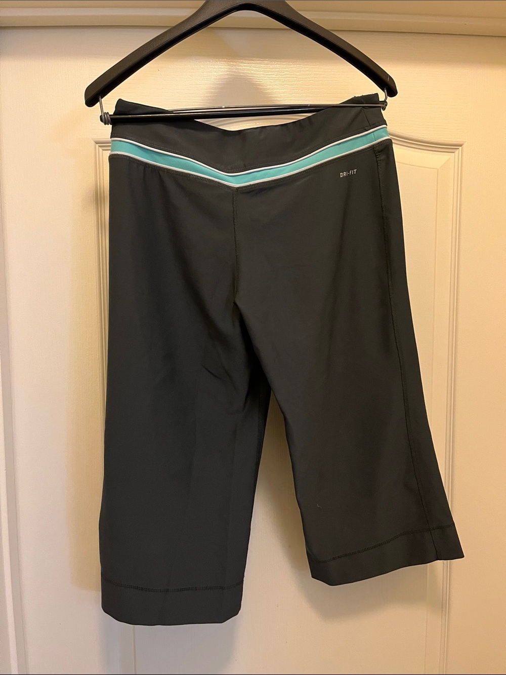 Nike Drk Grey Capri Pants with Teal and White Waistband & Nike grey yoga pants